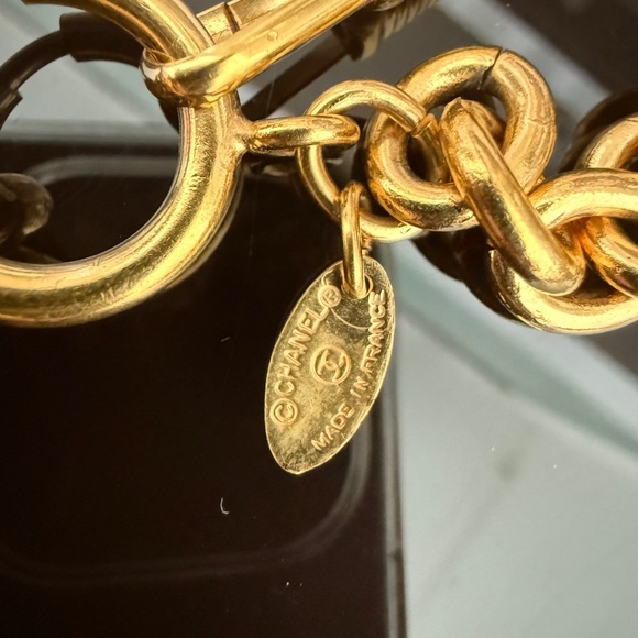 LOT 2223 JUMBO 24K gold plated CHANEL matelasse CC Pendant Necklace - Picture 6 of 9